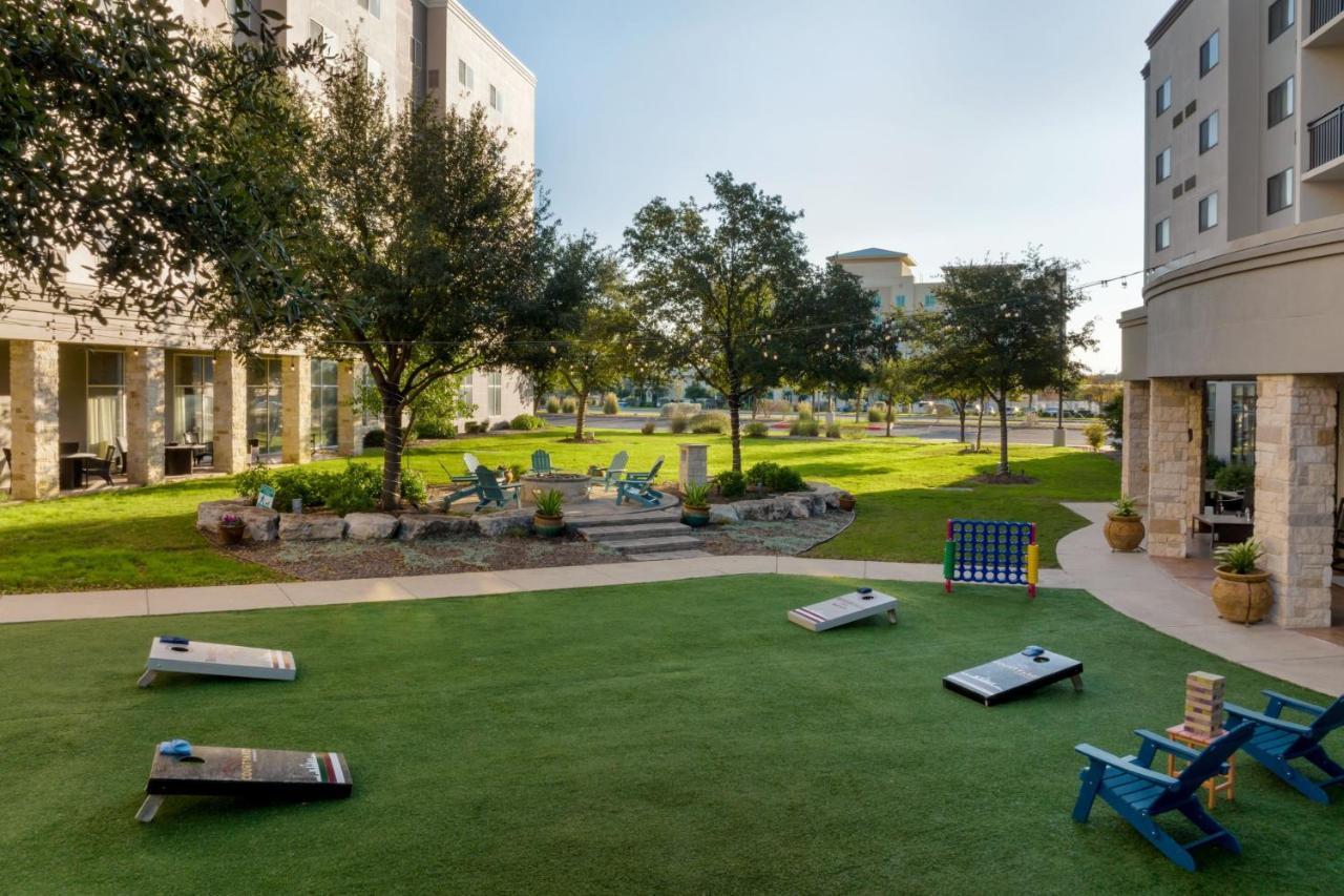 Отель Courtyard By Marriott San Antonio Six Flags At The Rim Экстерьер фото